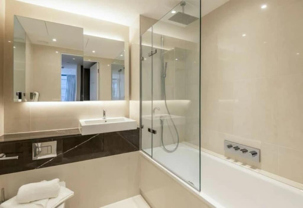 2 Bedroom Modern Flat Near Tower Bridge *